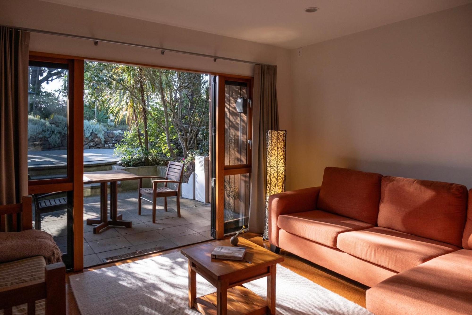 Bow Street Apartments & Cottage Raglan Dış mekan fotoğraf