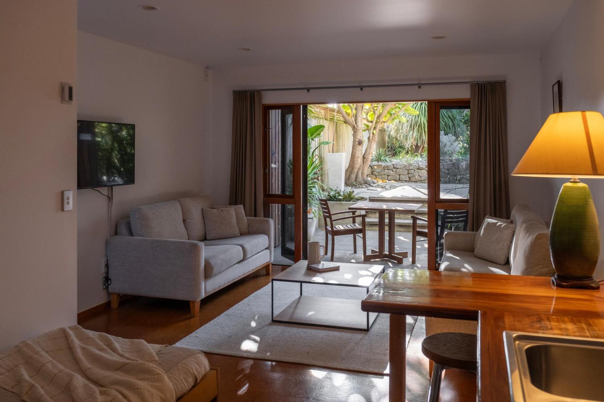 Bow Street Apartments & Cottage Raglan Dış mekan fotoğraf