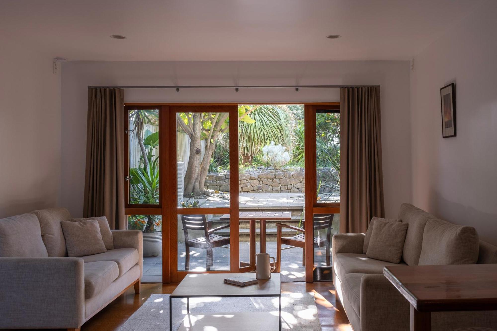 Bow Street Apartments & Cottage Raglan Dış mekan fotoğraf