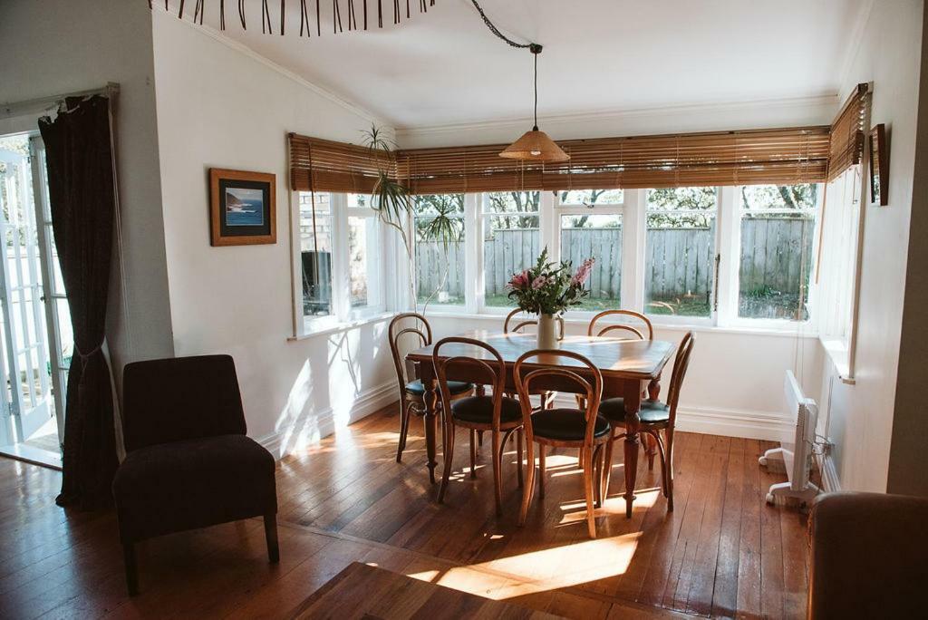 Bow Street Apartments & Cottage Raglan Dış mekan fotoğraf